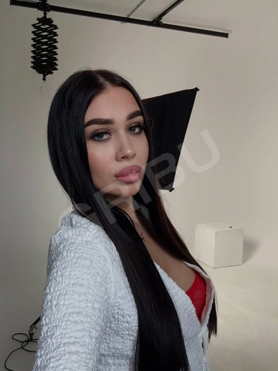 Чувственная,🥰 сексуальная, 💋тактильная. 🫦Целуюсь.❤️ Натуральная. Без тюнинга и ботокса. Дерзкие соски, аппетитная попа. Собираюсь специально под Вас.
Sensual, sexy, tactile. A great kisser. Natural—no enhancements or Botox. Perky nipples, a luscious butt. I get ready specifically for you.