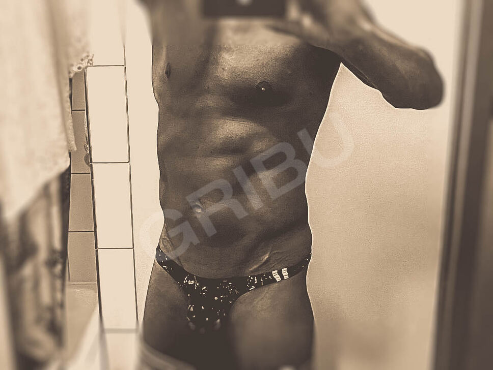 Advertisement (8801739) - siluet 1
