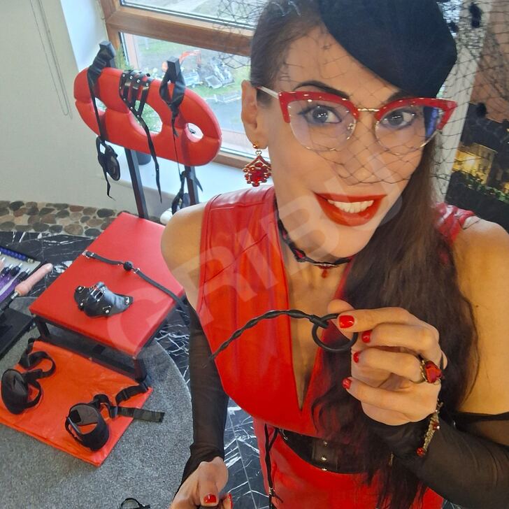 Advertisement (8586959) - MISTRESS_JULIA 39