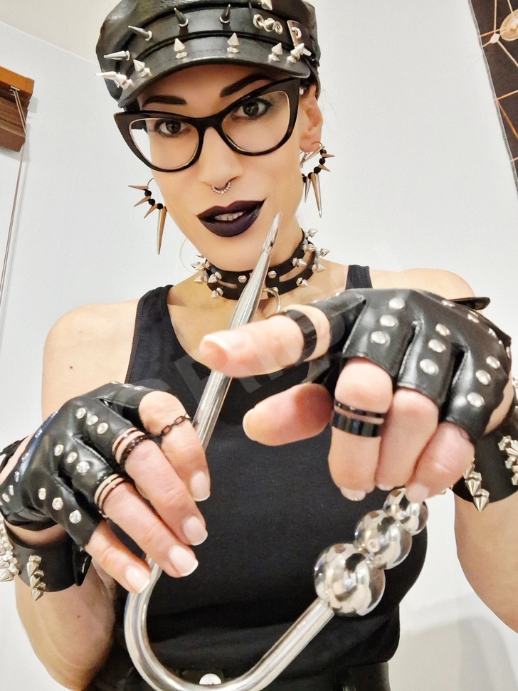 Advertisement (8586959) - MISTRESS_JULIA 93
