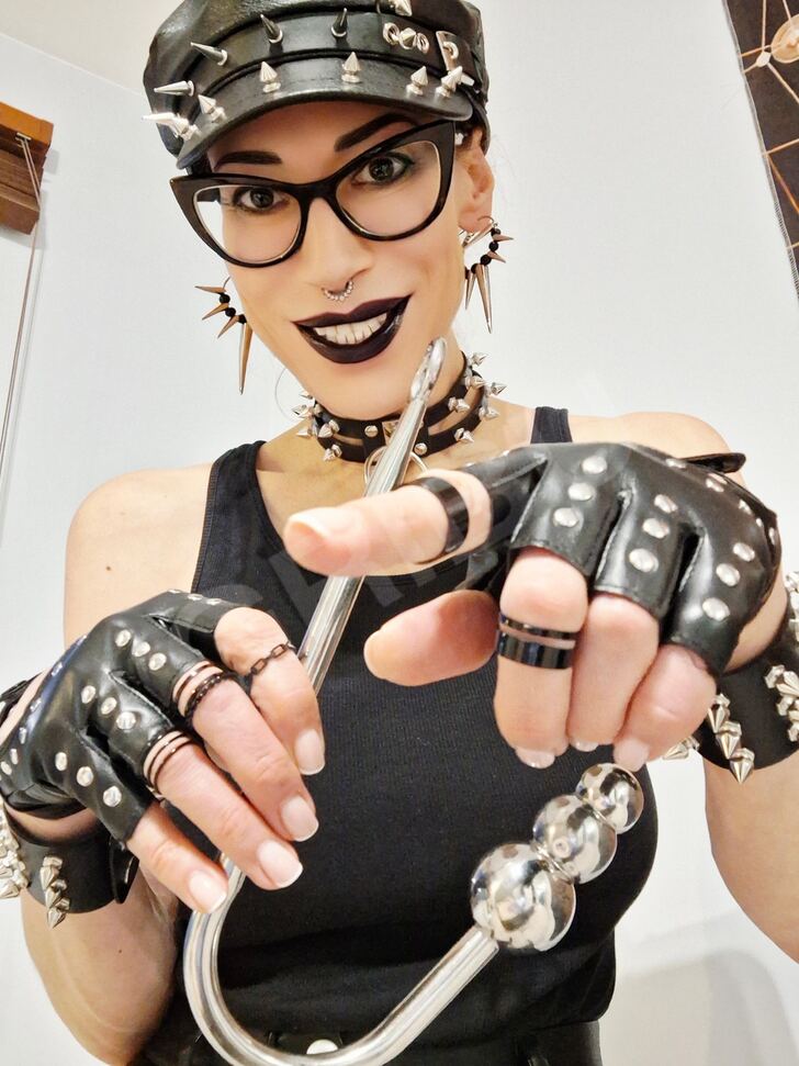 Advertisement (8586959) - MISTRESS_JULIA 2