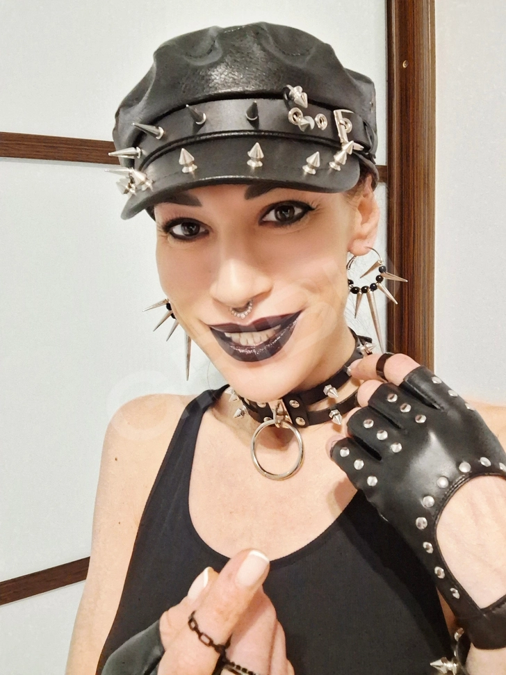 Advertisement (8586959) - MISTRESS_JULIA 97