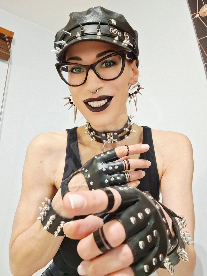 Advertisement (8586959) - MISTRESS_JULIA 90