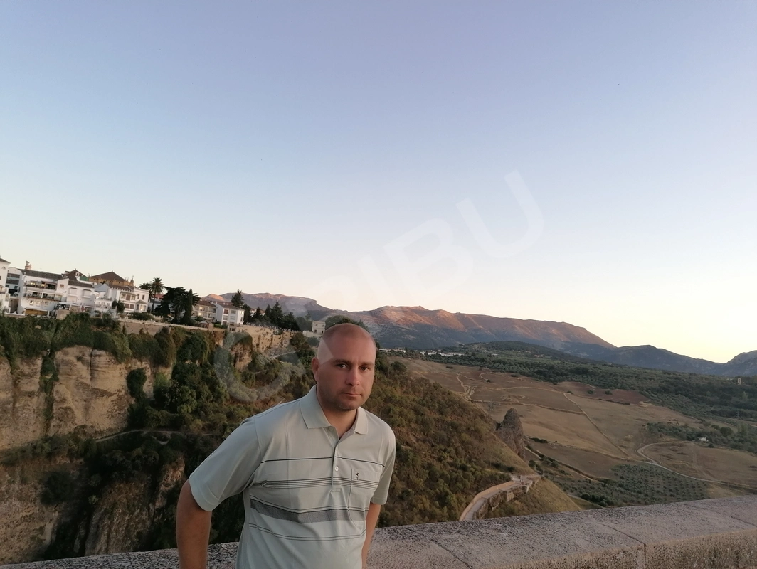Serjoginn1050689