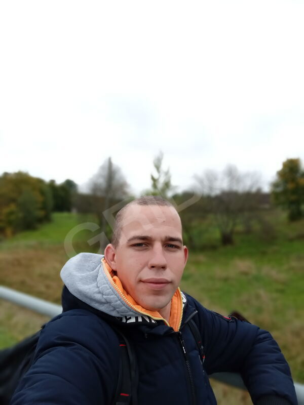 Denis1996942884