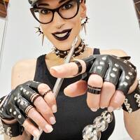MISTRESS JULIA